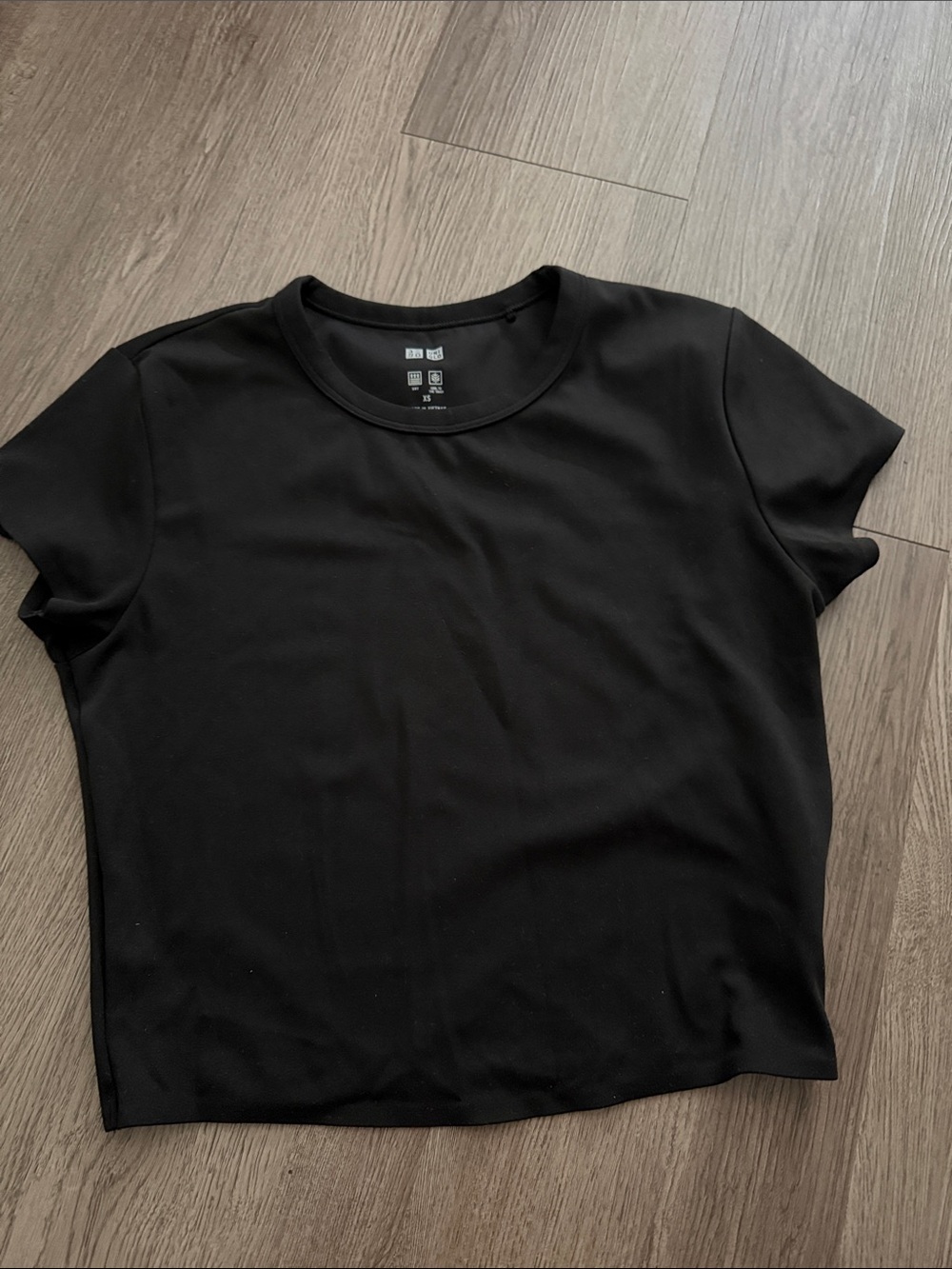 Uniqlo Black Short Sleeve Crewneck Tee